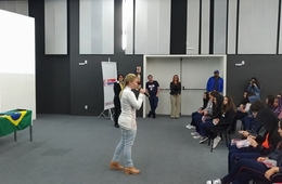 Medalhista olímpico Edson Luciano palestra no Escolas na Acic