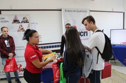 Esucri participa do Seminário das Profissões do Colégio Marista 