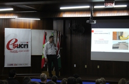 Acadêmicos de Engenharia Civil participam de palestra sobre processos construtivos
