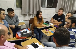 Professor utiliza jogo para aproximar e estimular a tomada de decisão de acadêmicos