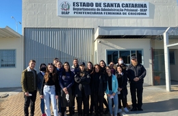 Estudantes do curso de Direito da Esucri realizam visita técnica na penitenciária de Criciúma 