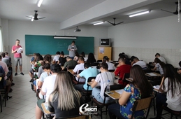 Vestibulandos realizam prova nas Faculdades Esucri