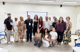 Professora da Esucri apresenta pesquisa em jornada internacional sobre representações sociais