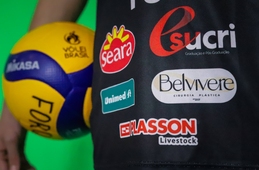 Vôlei de Forquilhinha celebra entrega de uniformes e conquista vitórias em competições estaduais