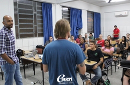 Professor da UFSC lança livro na Esucri